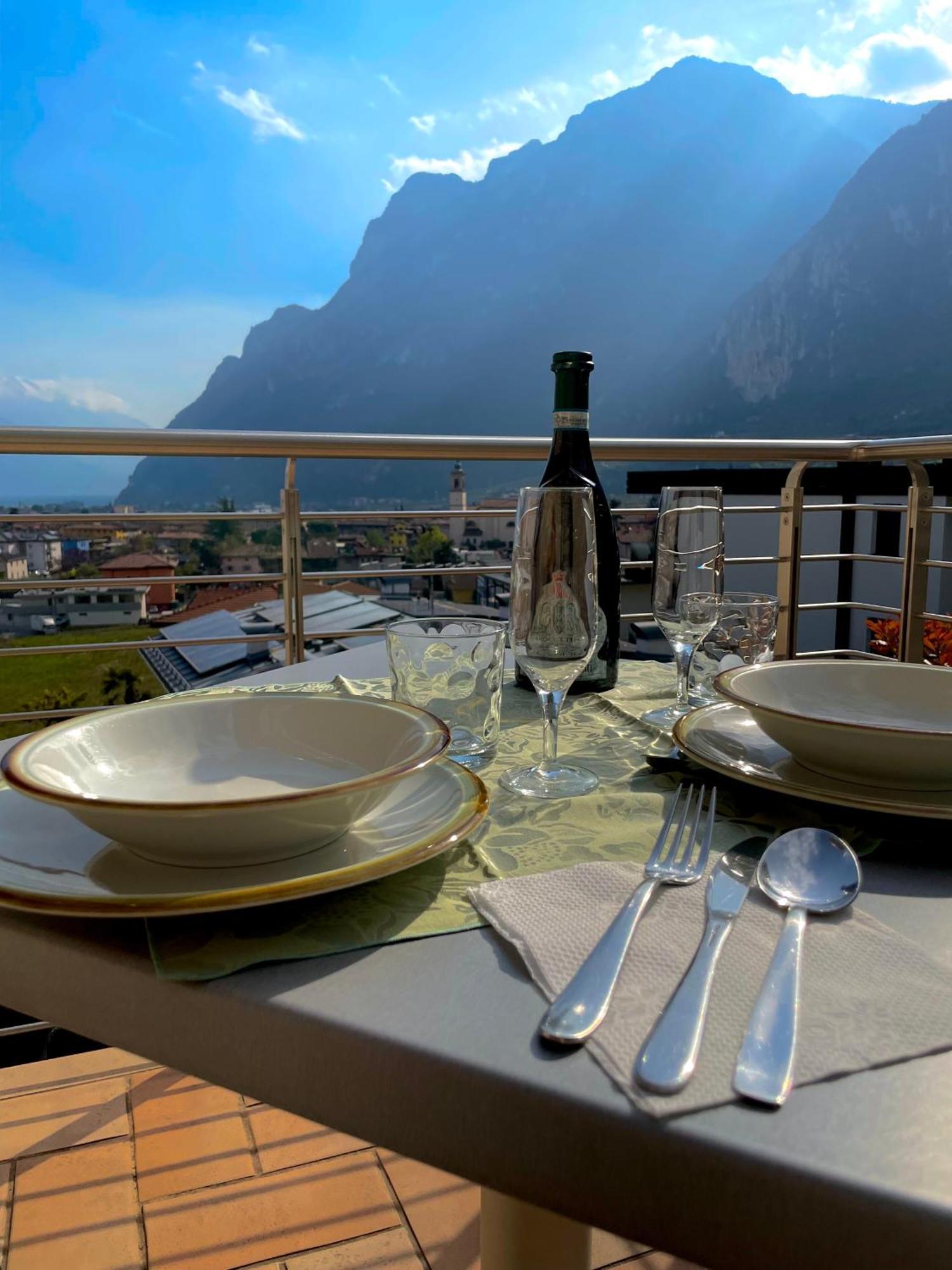 View & Chill Apartment Riva del Garda Bagian luar foto