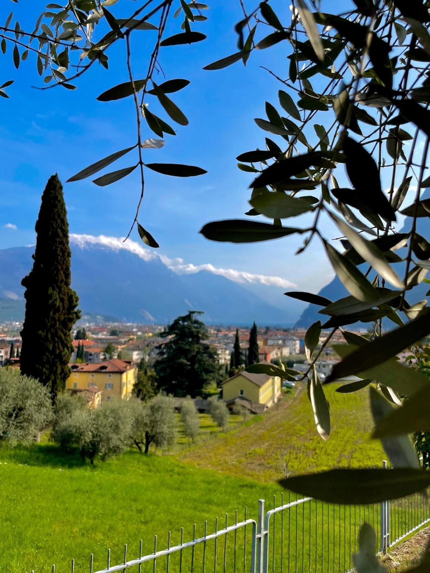 View & Chill Apartment Riva del Garda Bagian luar foto